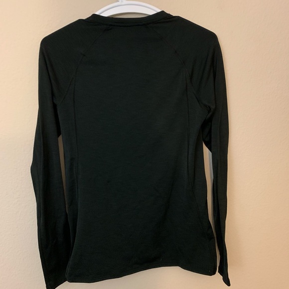 Under armour women’s long sleeve black size medium - Picture 4 of 5
